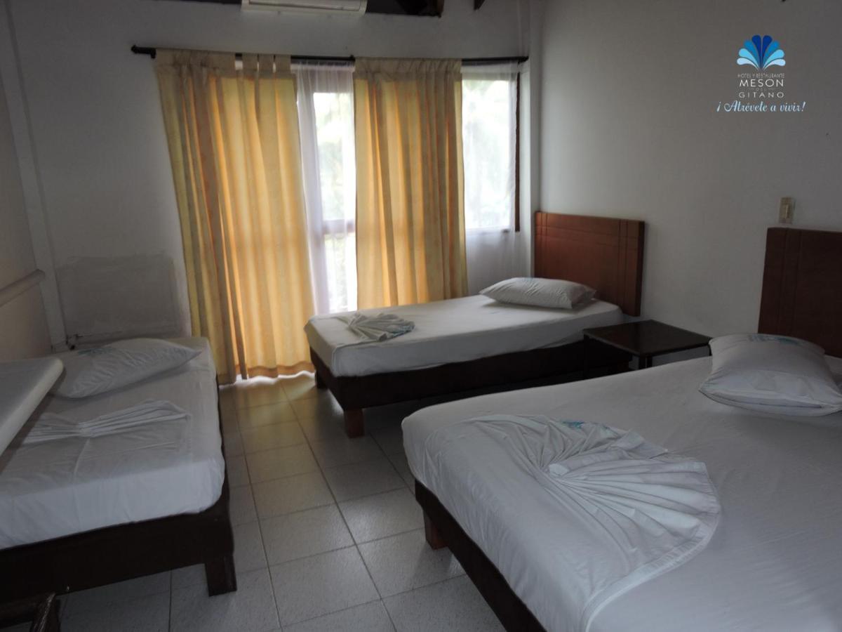 Hotel Y Restaurante Meson Del Gitano Caucasia Szoba fotó