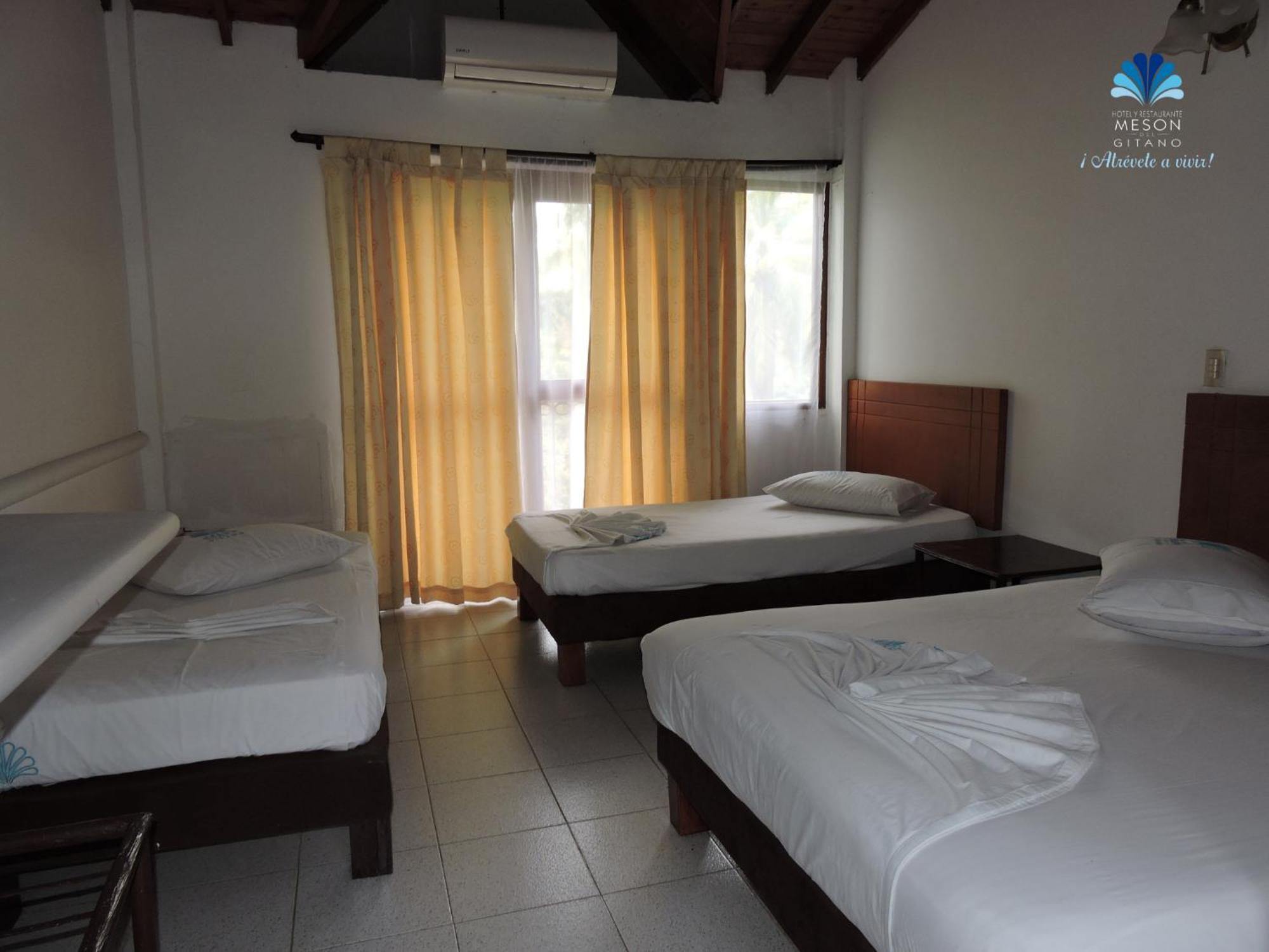 Hotel Y Restaurante Meson Del Gitano Caucasia Szoba fotó